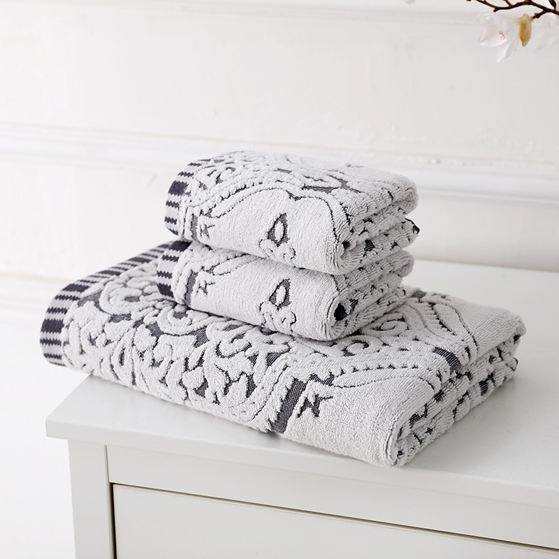 Custom made cotton jacquard bath towel for comfortable soft household towels