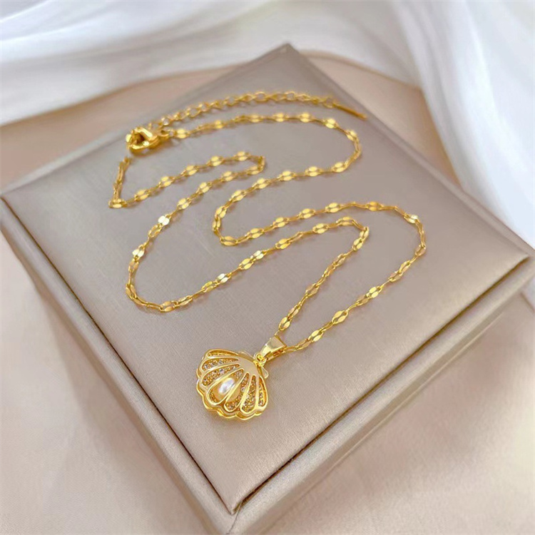 Wholesale New Stainless Steel 18k Gold Plated Luxury Hollow Seashell Diamond Zircon Pearl Necklace