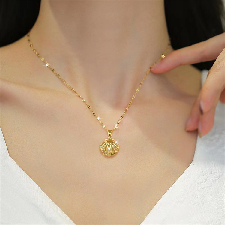 Wholesale New Stainless Steel 18k Gold Plated Luxury Hollow Seashell Diamond Zircon Pearl Necklace