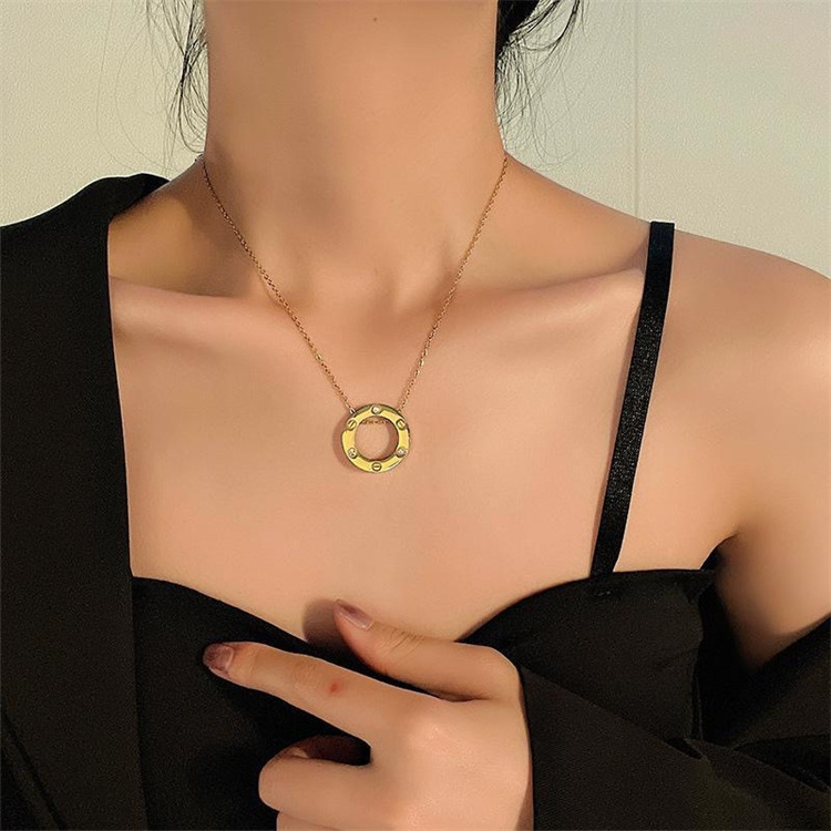 Wholesale New Simple Fashion Stainless Steel Gold Plated Zircon Circle Love Cubic Round Pendant Necklace