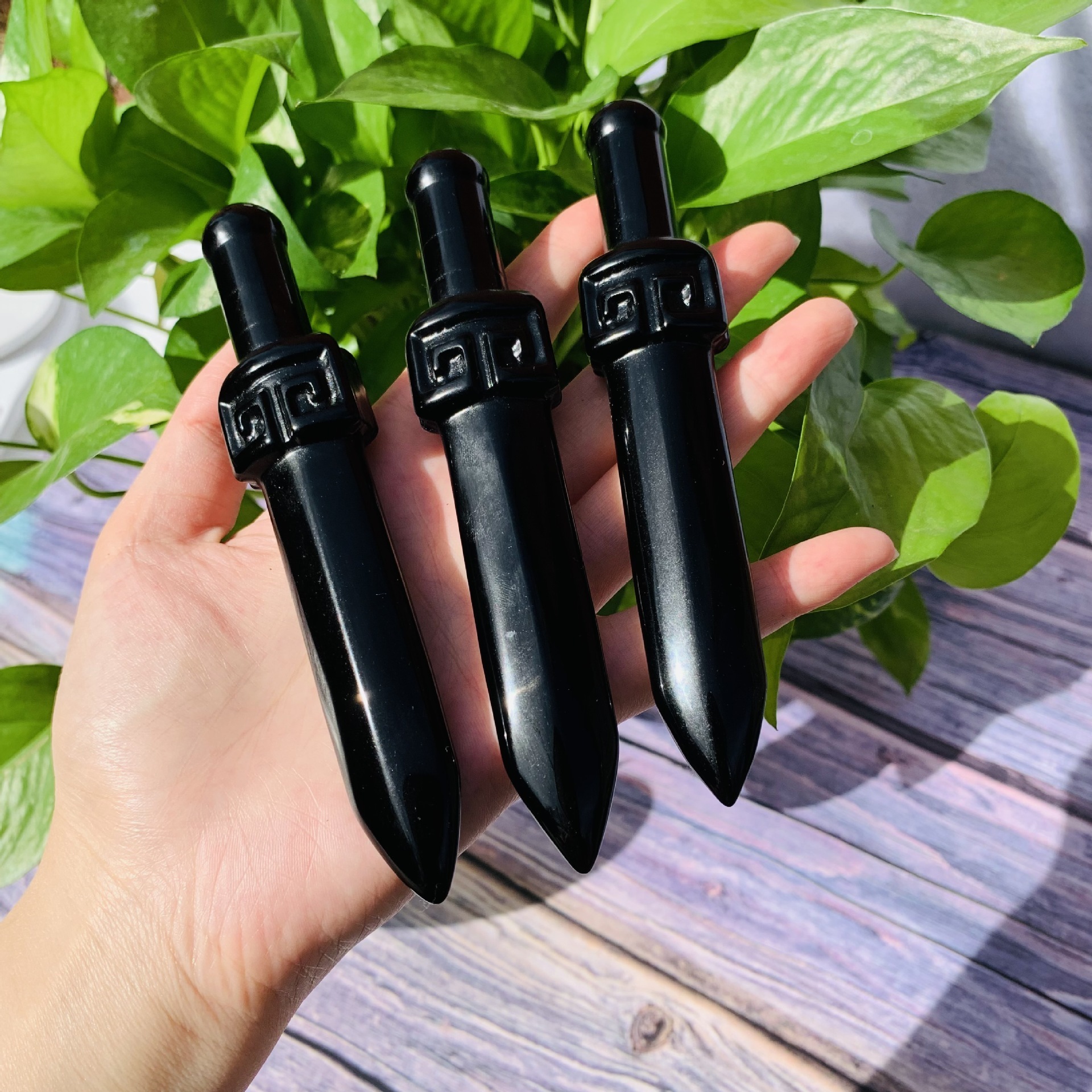 Wholesale Crystal knife Natural crystal carving knife obsidian dagger home office crystal decoration