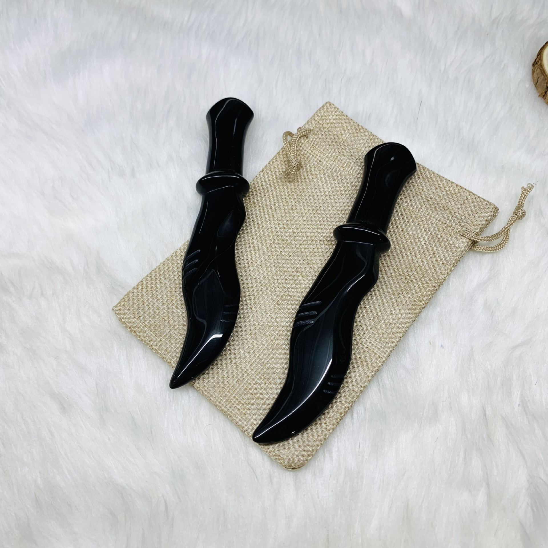 Wholesale manufacturers specialize in natural crystal an obsidian dagger crystal decoration