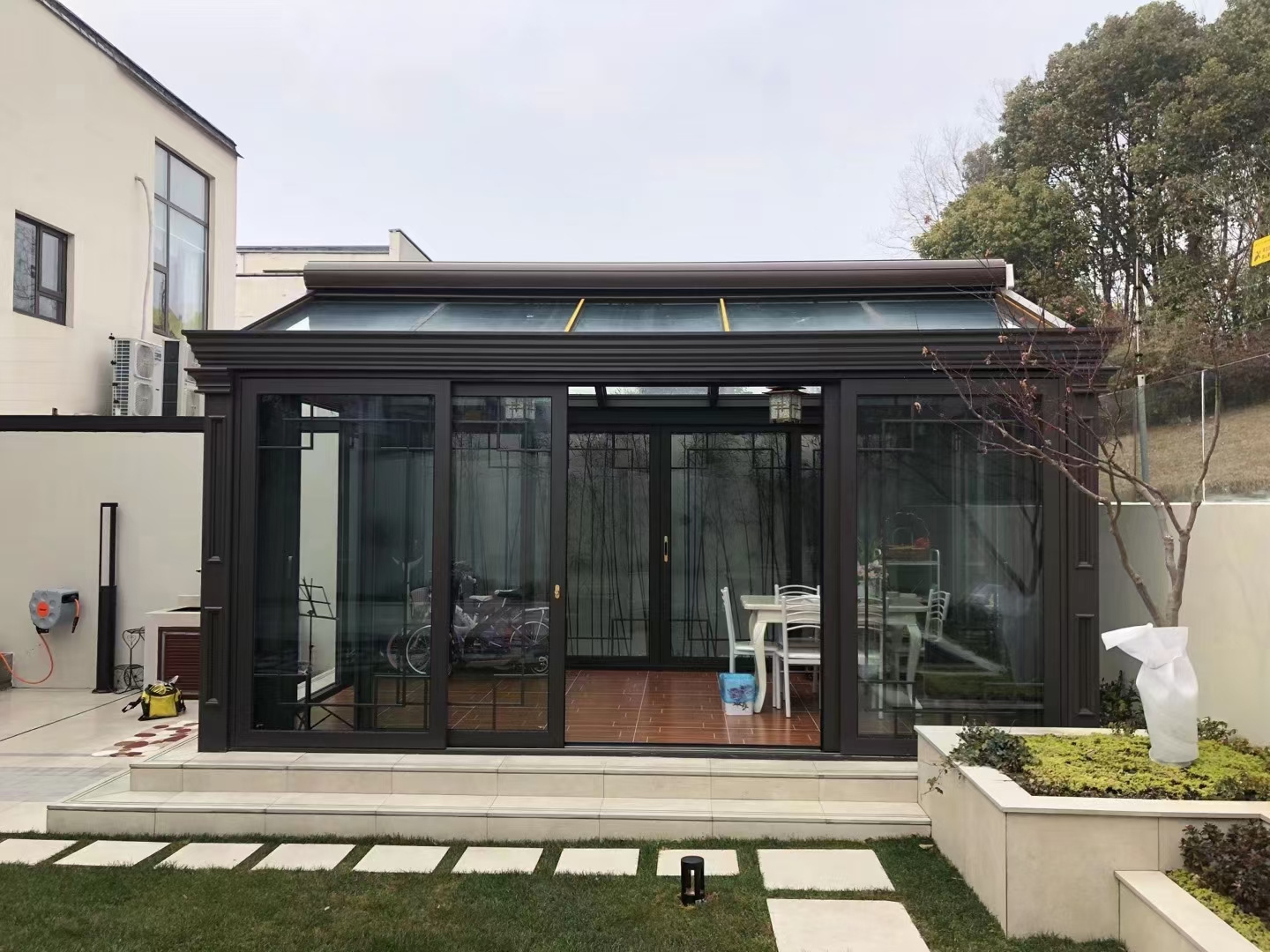 Professional Custom Gazebo Outdoor Garden Waterproof Glass Arches Pergola Sunrooms Glass House