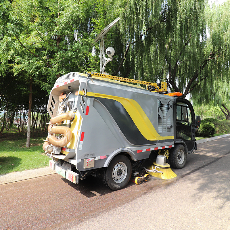 Driving Road Line Cleaning Fully Enclosed Multi-function Spray Electric Road Street Sweeper Machine