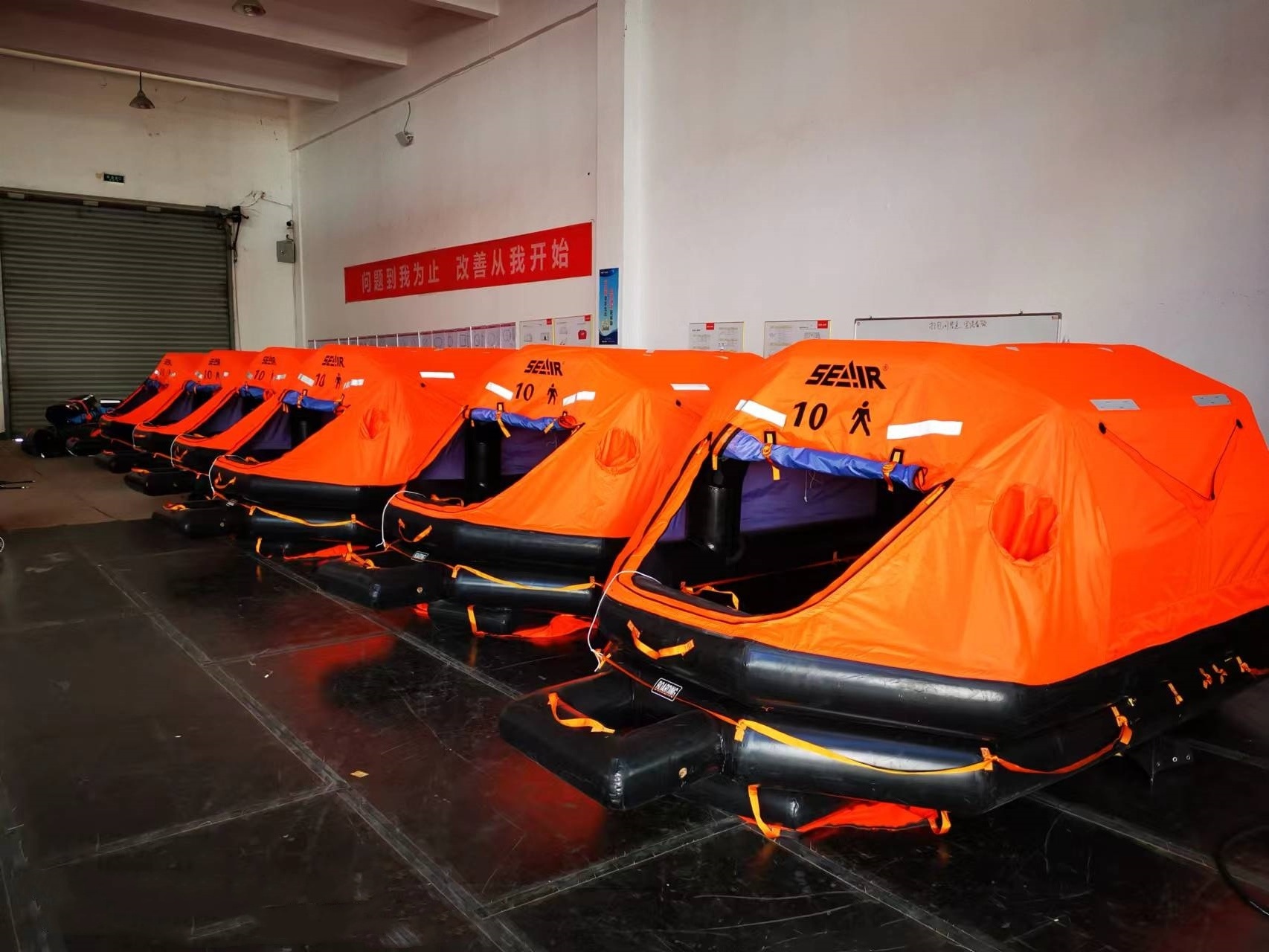 Manufacture SOLAS ISO  4 610 25 person boat lifesaving rescue Self-Inflatable marine offshore ocean Life Raft