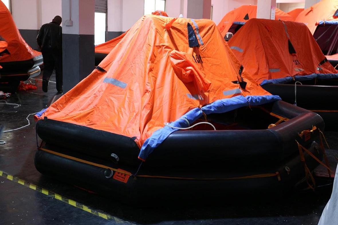 Custom OEM Multi size Marine Survival Open Reversible rafts 12  persons inflatable life raft