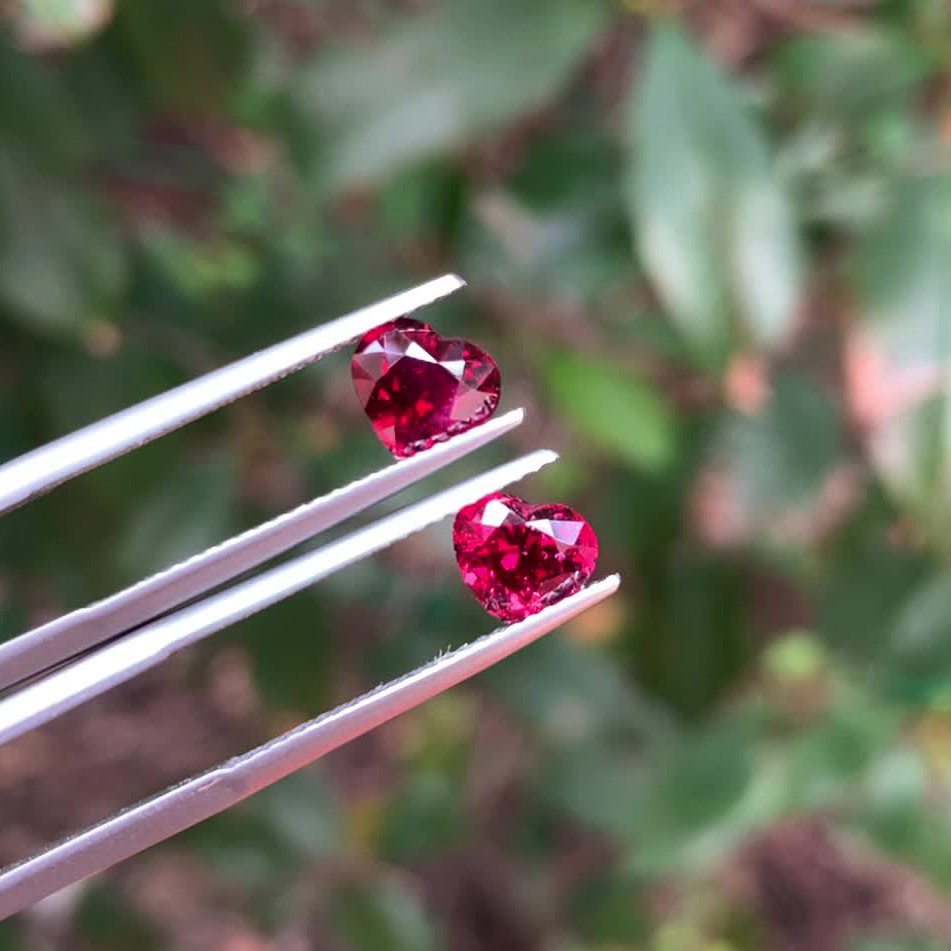 Natural Ruby genuine precious gemstones for jewelry oval/ pear / heart / cushion / round cutting Mozambique / Burma Natural Ruby