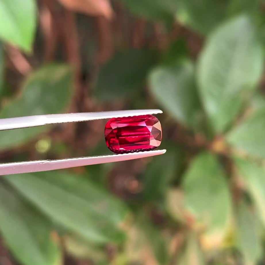 Natural Ruby genuine precious gemstones for jewelry oval/ pear / heart / cushion / round cutting Mozambique / Burma Natural Ruby