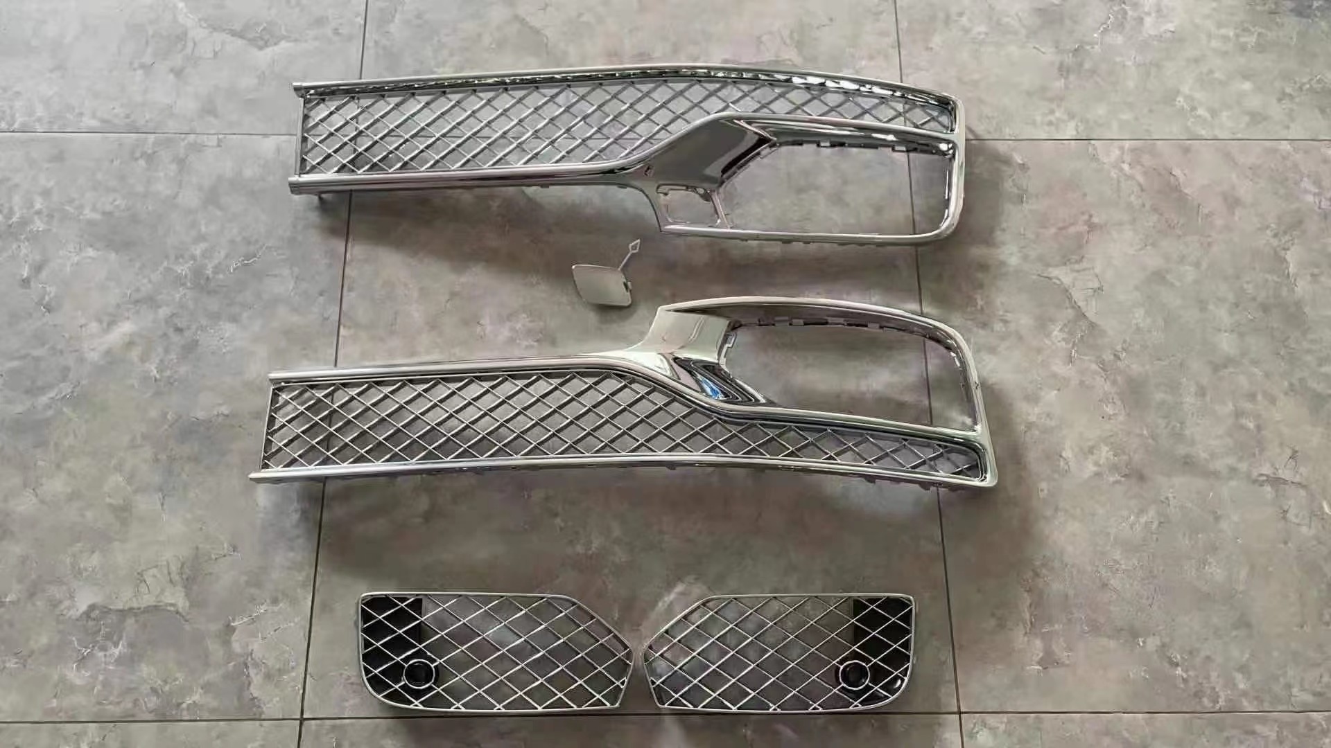 3SE853667 Car Parts Front Chrome Radiator Grill For Bentley Grill For Bentley Continental Flying Spur 2020-2022