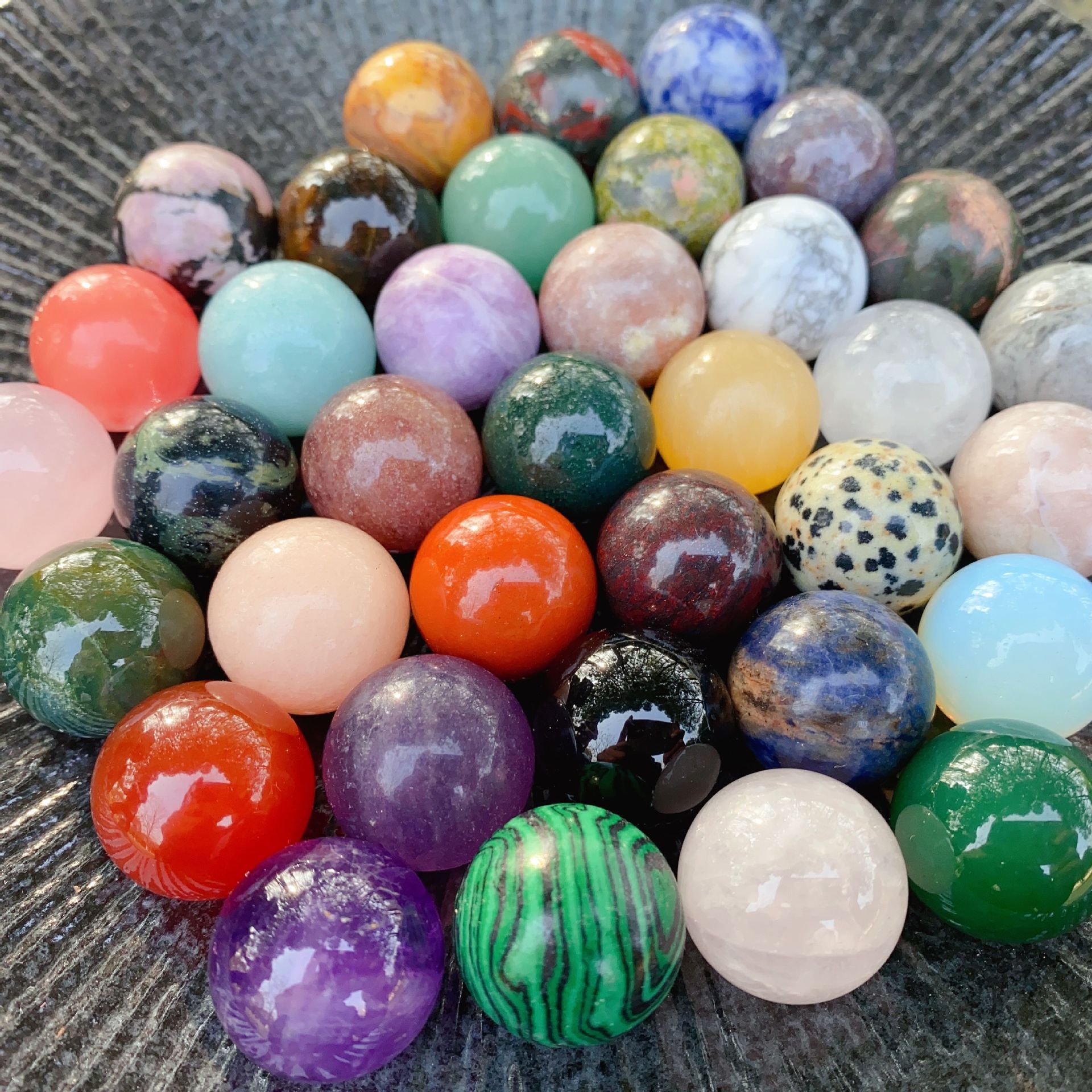 20mm Non Porous Ball Hand Polishing Multi Type Natural Stone Healing Stone Lucky Crystal Crafts