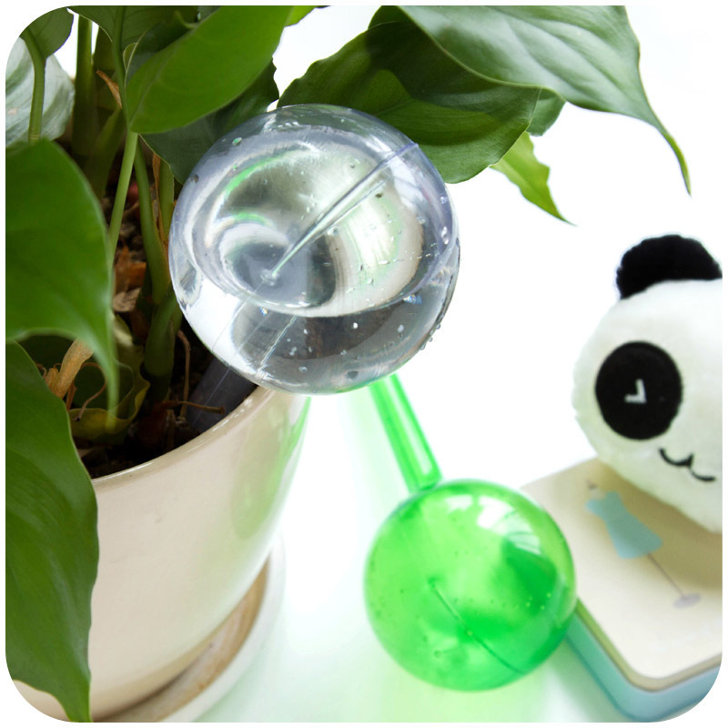 Automatic Plant Watering Bulbs Self Watering Globes Plastic Balls Garden Plant Water Device Drip Irrigation System