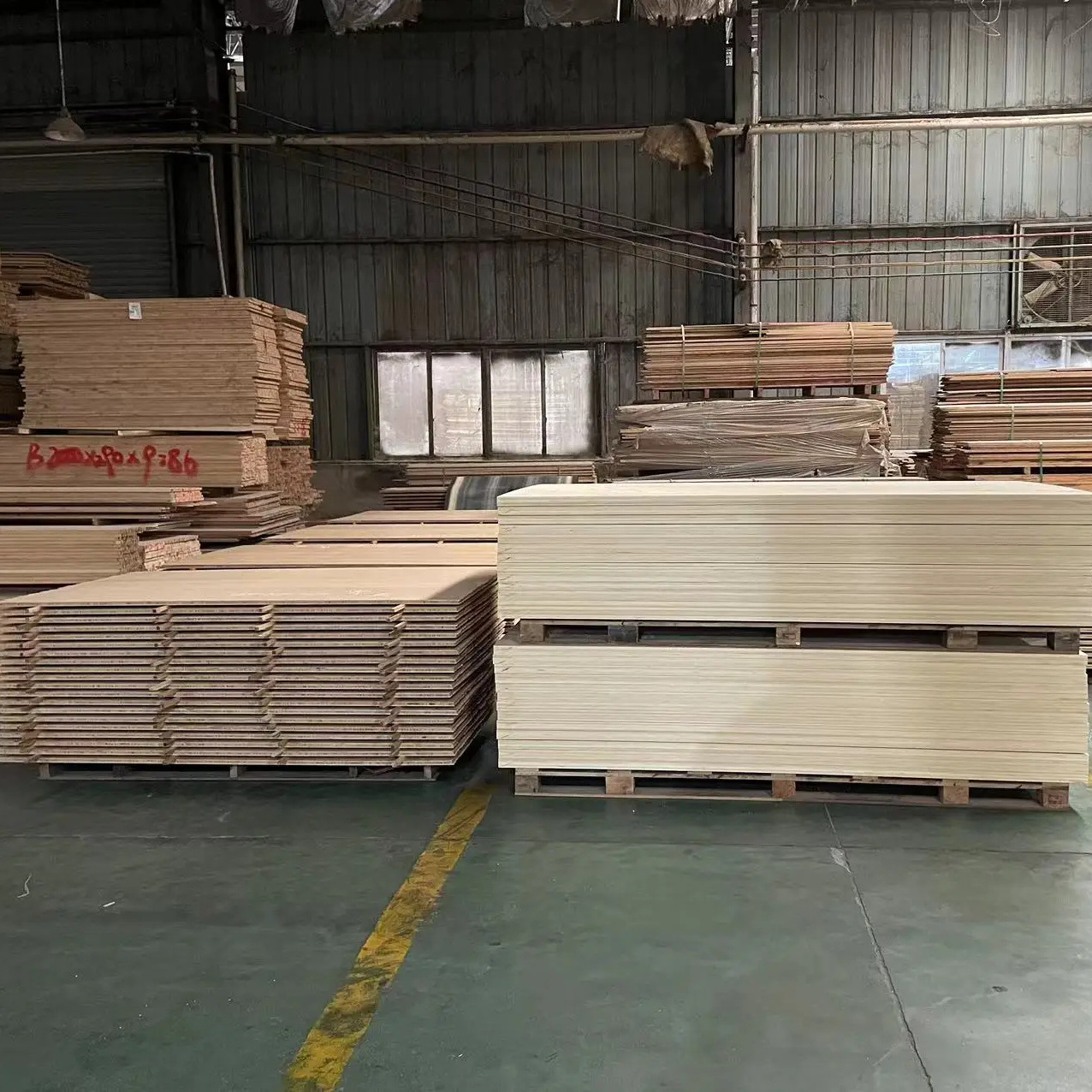 Wholesale price double sided decoration laminated veneer commercial 18mm furnitures bamboo plywood panel sheet