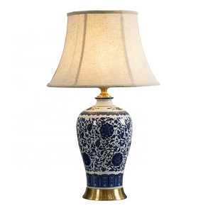 Chinese style antique decorative table lamp Modern romantic blue and white porcelain table lamp