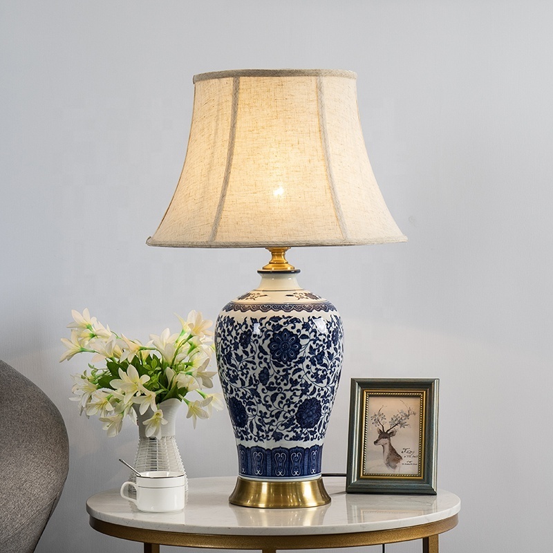 Chinese style antique decorative table lamp Modern romantic blue and white porcelain table lamp