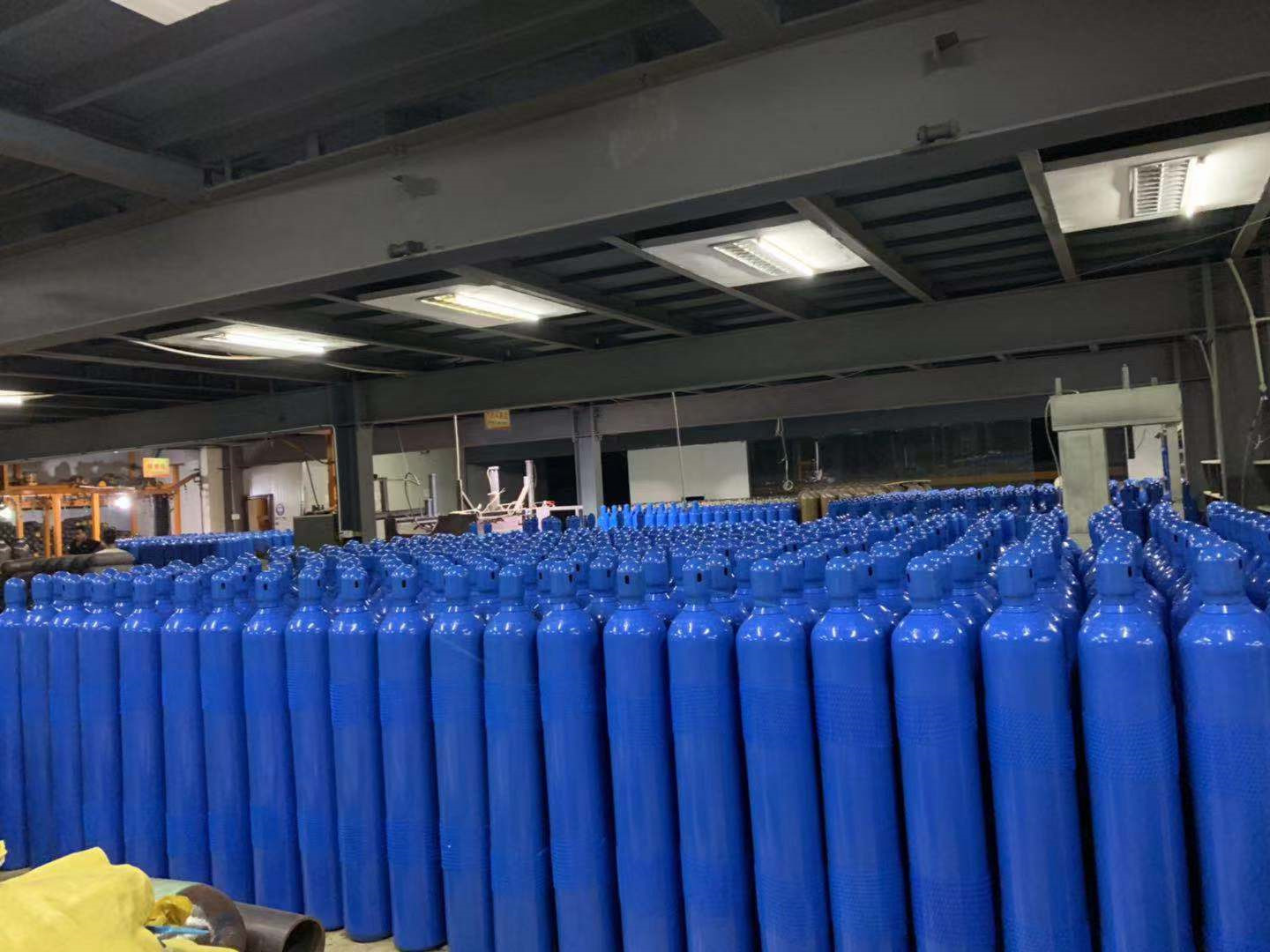 7cbm 46.7L Oxygen Cylinder with bull nose valve