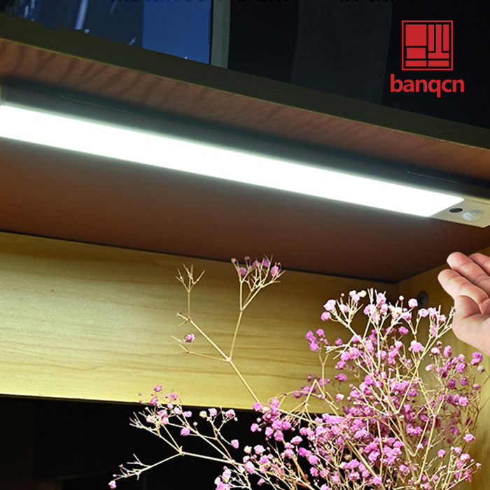 Banqcn Wireless Under Cabinet Lighting Indoor hand sweep/Motion Sensor USB Rechargeable Closet Lights