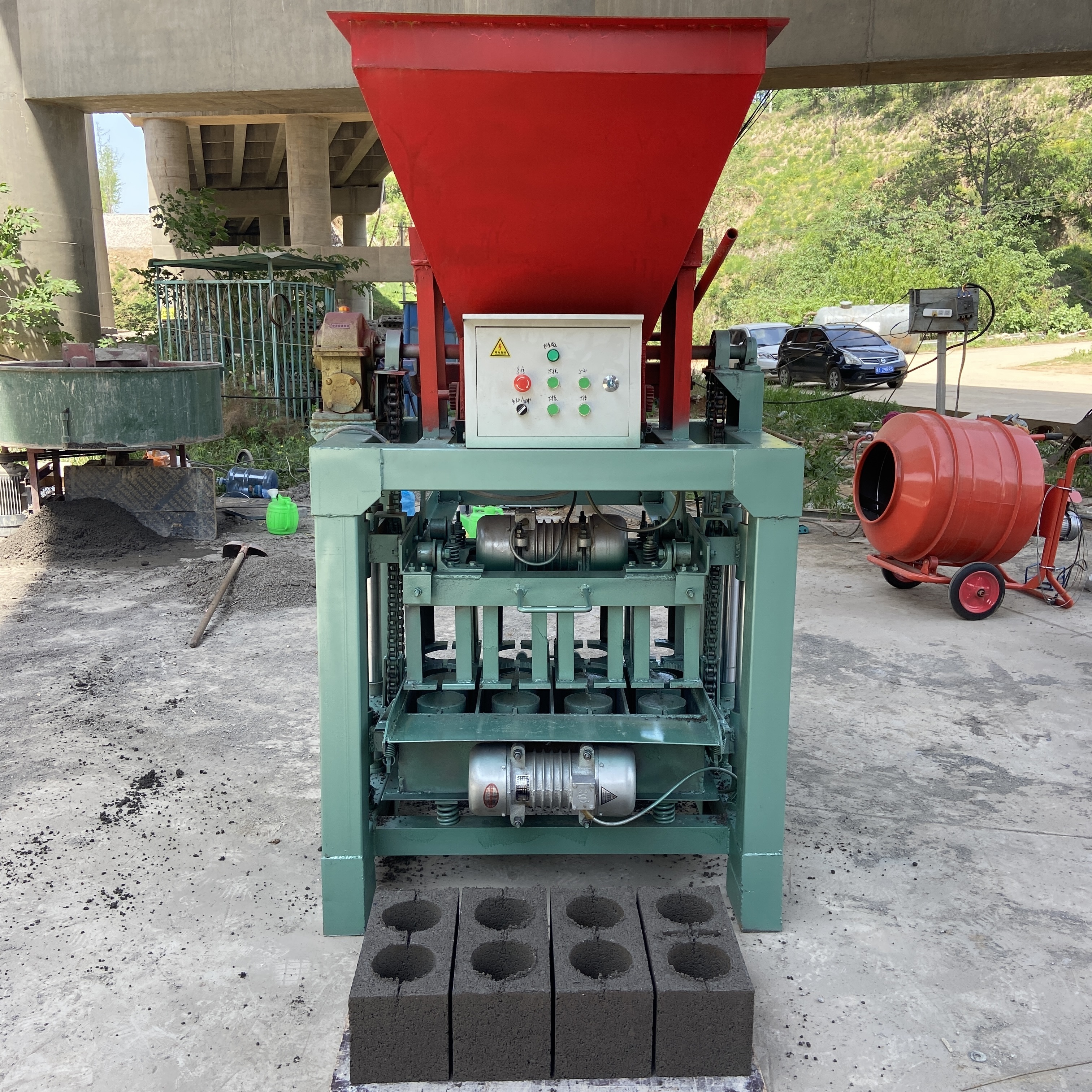 BR4-40 semi automatic block making machine concrete hollow paver brick making machine