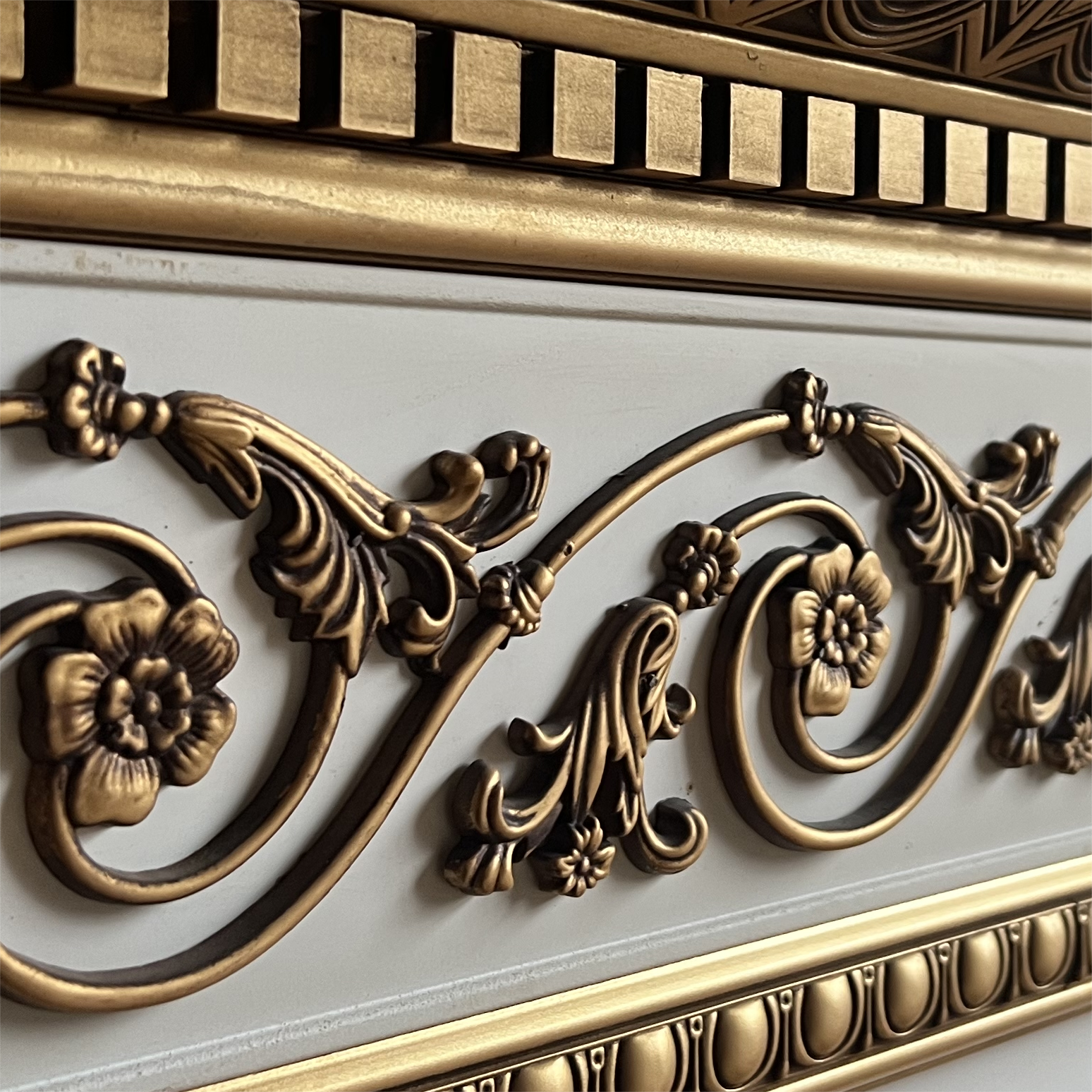 Banruo High-end Quality Crown Moulding Ceilingled Perfect Detail Handling Wholesale Modern Crown Molding