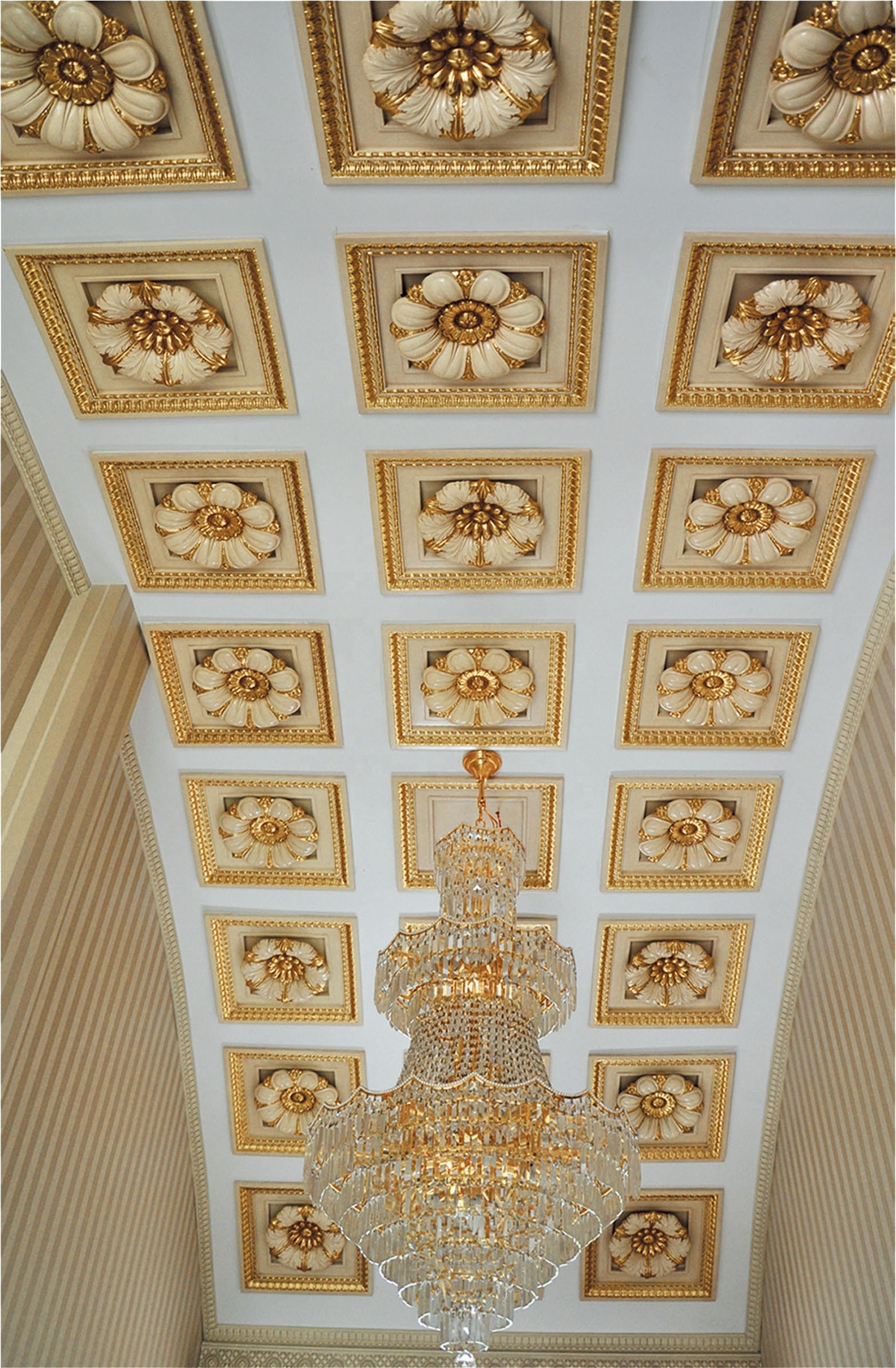 Banruo Best Price Interior Decoration Ceiling Medallions Square Artistic Ceiling Boards