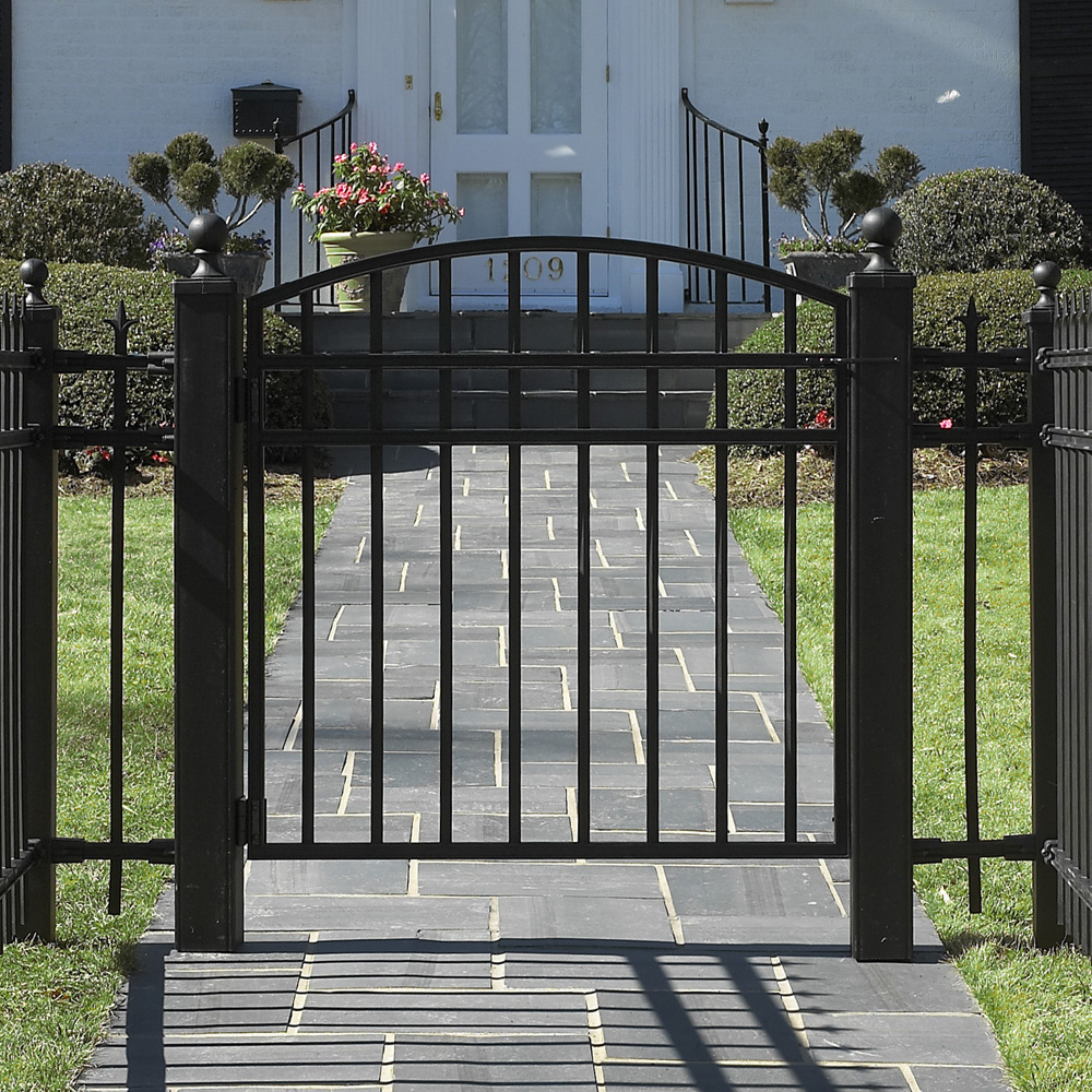 small iron gate / outdoor iron gate / backyard iron gate