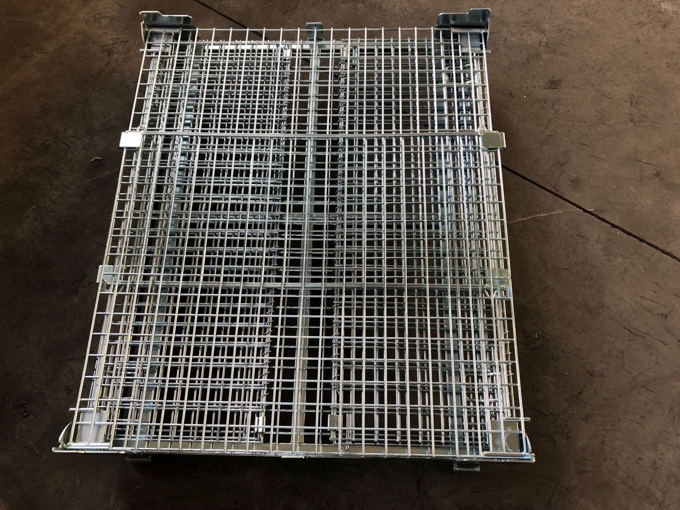 Metal Storage Cage with Wire Mesh Secure Cargo & Storage Equipment