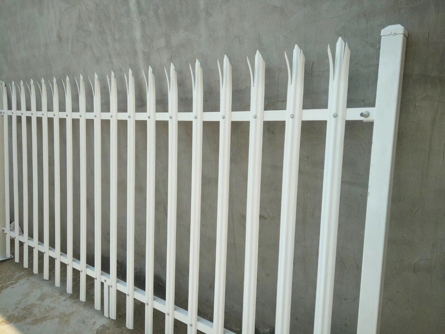 Factory Price Hot Dipped Galvanized European Style Garden Security Picket Palisade Fence