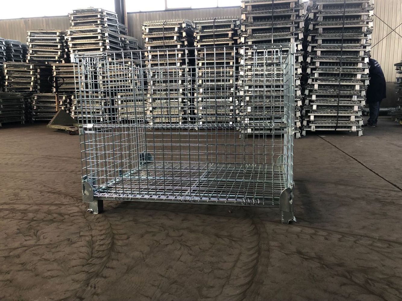 Metal Storage Cage with Wire Mesh Secure Cargo & Storage Equipment