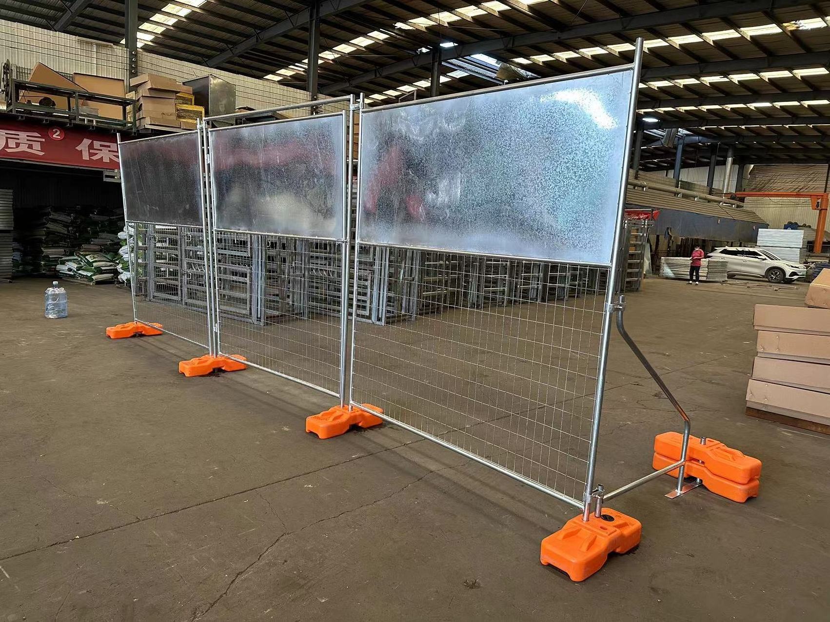 Movable galvanized Temporary Fence Road Construction Safety Fence Station Concert Crowd Isolation Fence