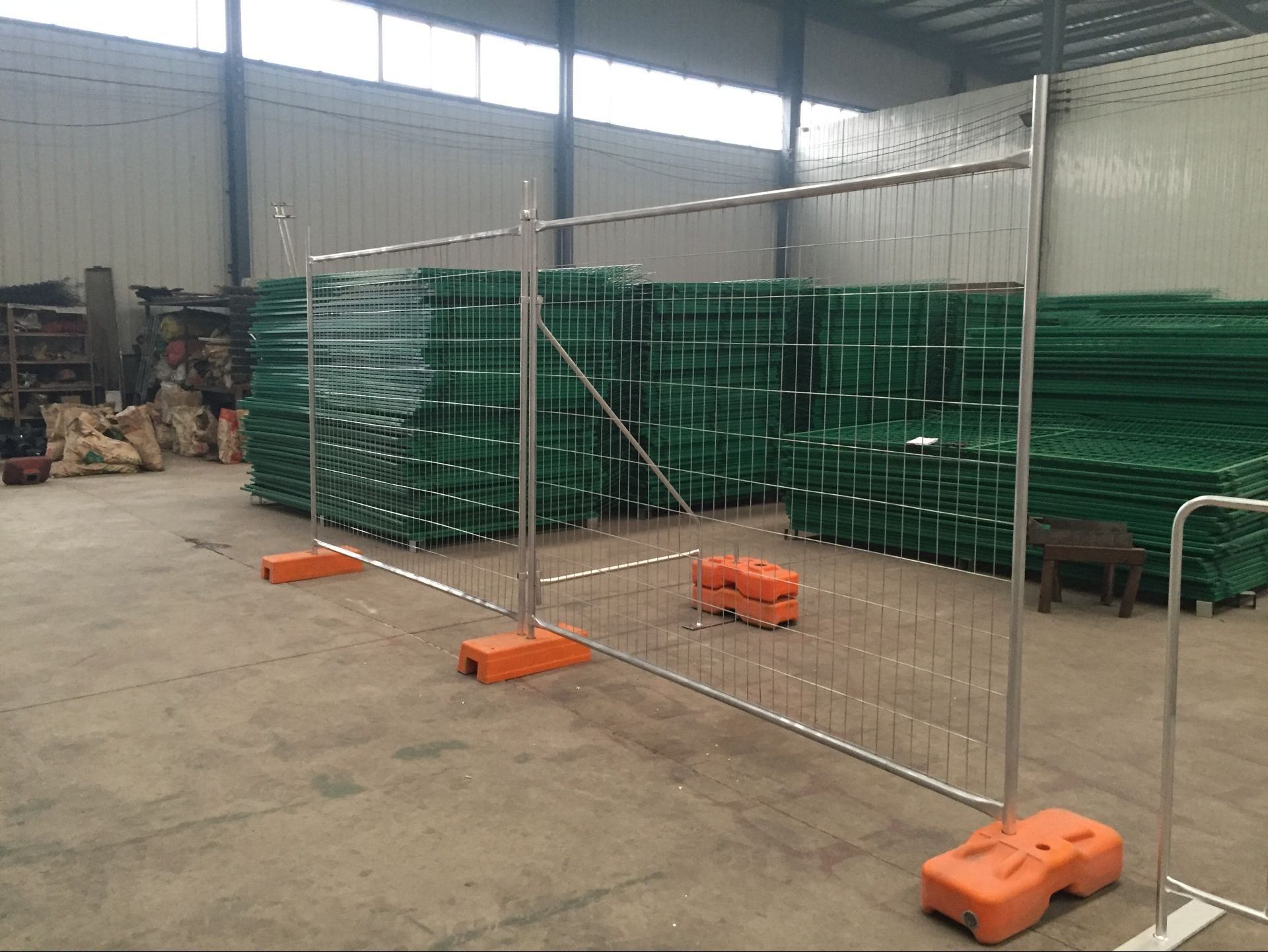 Movable galvanized Temporary Fence Road Construction Safety Fence Station Concert Crowd Isolation Fence