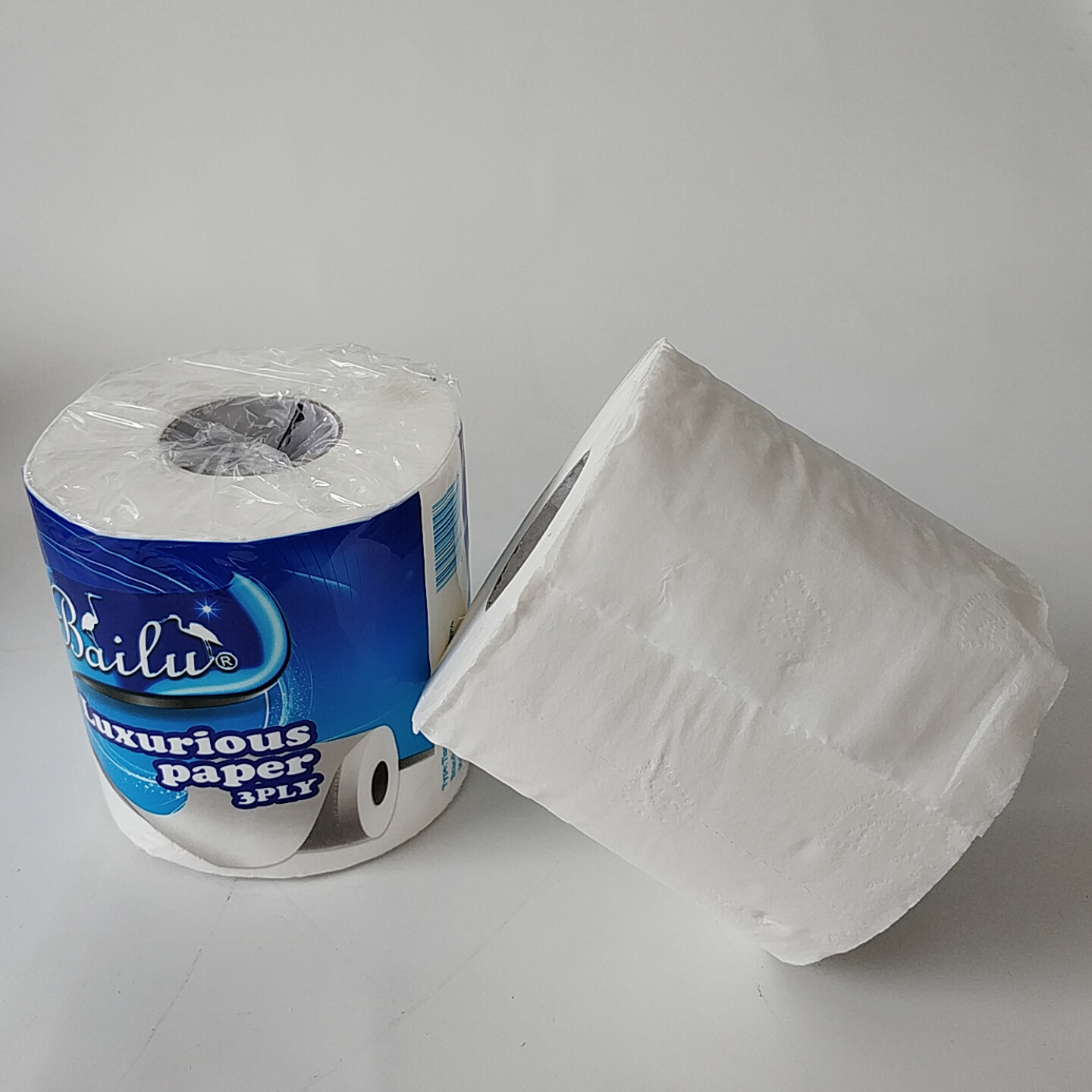 wholesale standard white hygiene blue size virgin wood pulp papel higienico roll tissue toilet paper