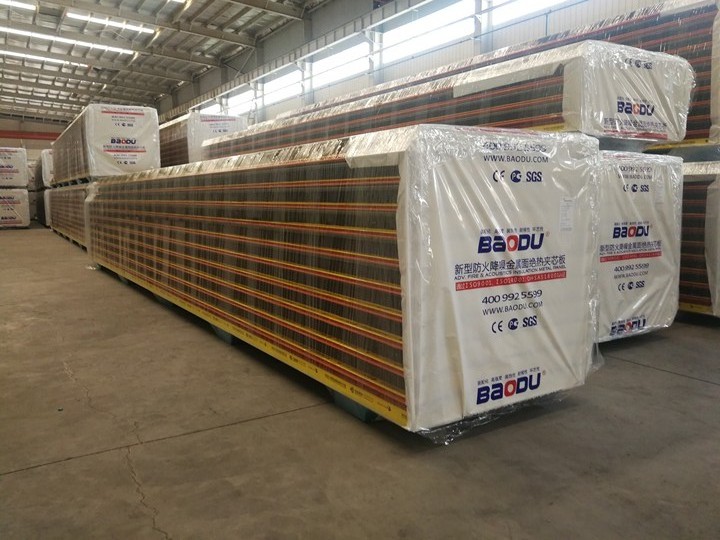 Building Warehouse Insulation PU Glasswool Metal Construction Materials Wall Roof Thermal Rock Wool Insulated Sandwich Panel