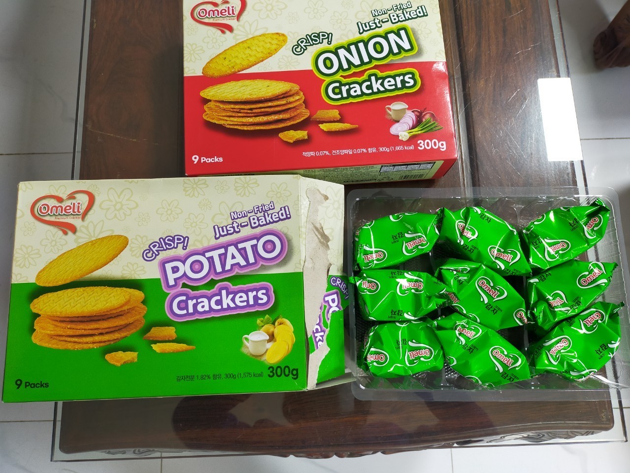 Premium Quality Omeli/ OEM Brand Thin Crispy Biscuit Cracker with potato flavour in green paper box design 288g Halal ISO