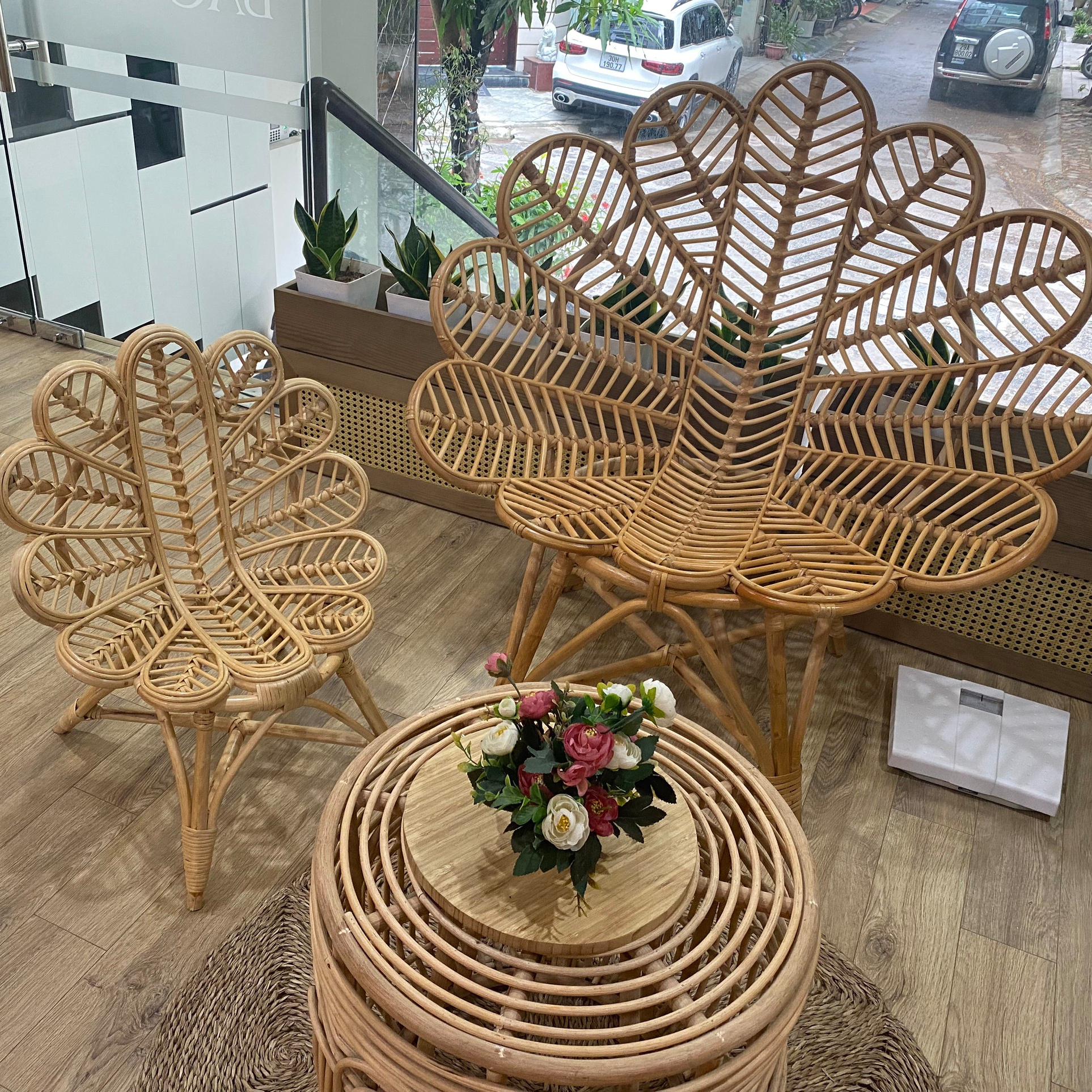 BEST SELLING 2023! Rattan Flower Shaped Chair for Relaxing Garden from Manufacturer