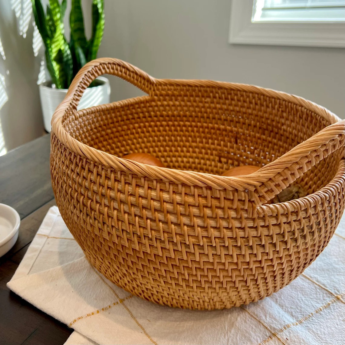 High Quality Rattan woven food storage basket with handle hammock, rattan fruit bowl handmade from Vietnam