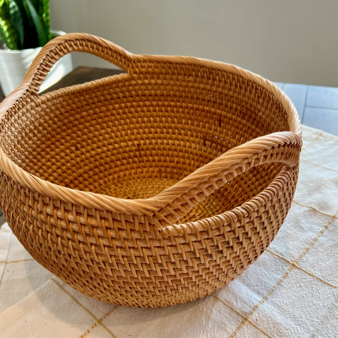 High Quality Rattan woven food storage basket with handle hammock, rattan fruit bowl handmade from Vietnam