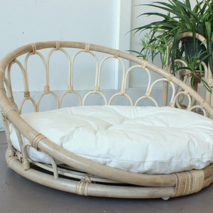 Round shape rattan dog and cat bed house