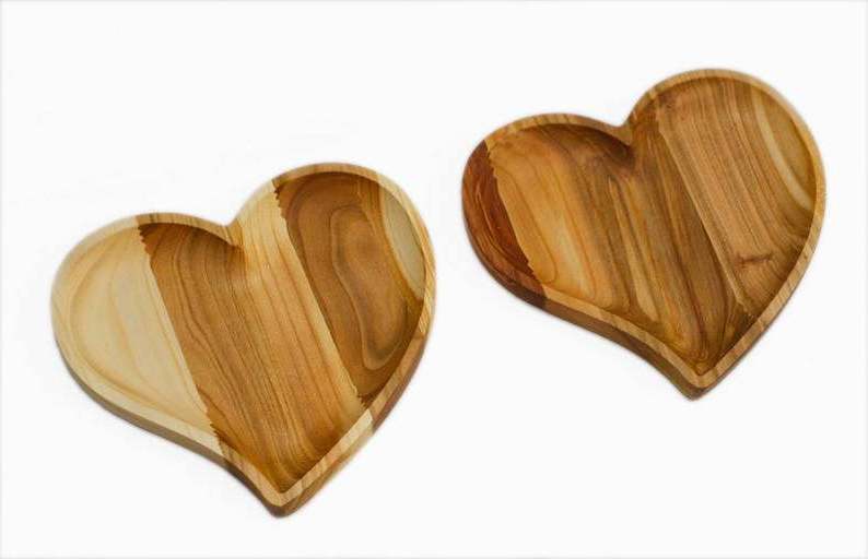 Natural Unique wooden heart shaped serving tray