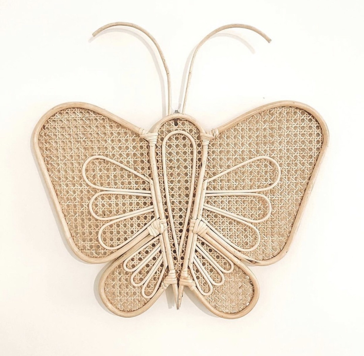 Cheapest! Hand woven wicker butterfly hanging wall kids room decoration