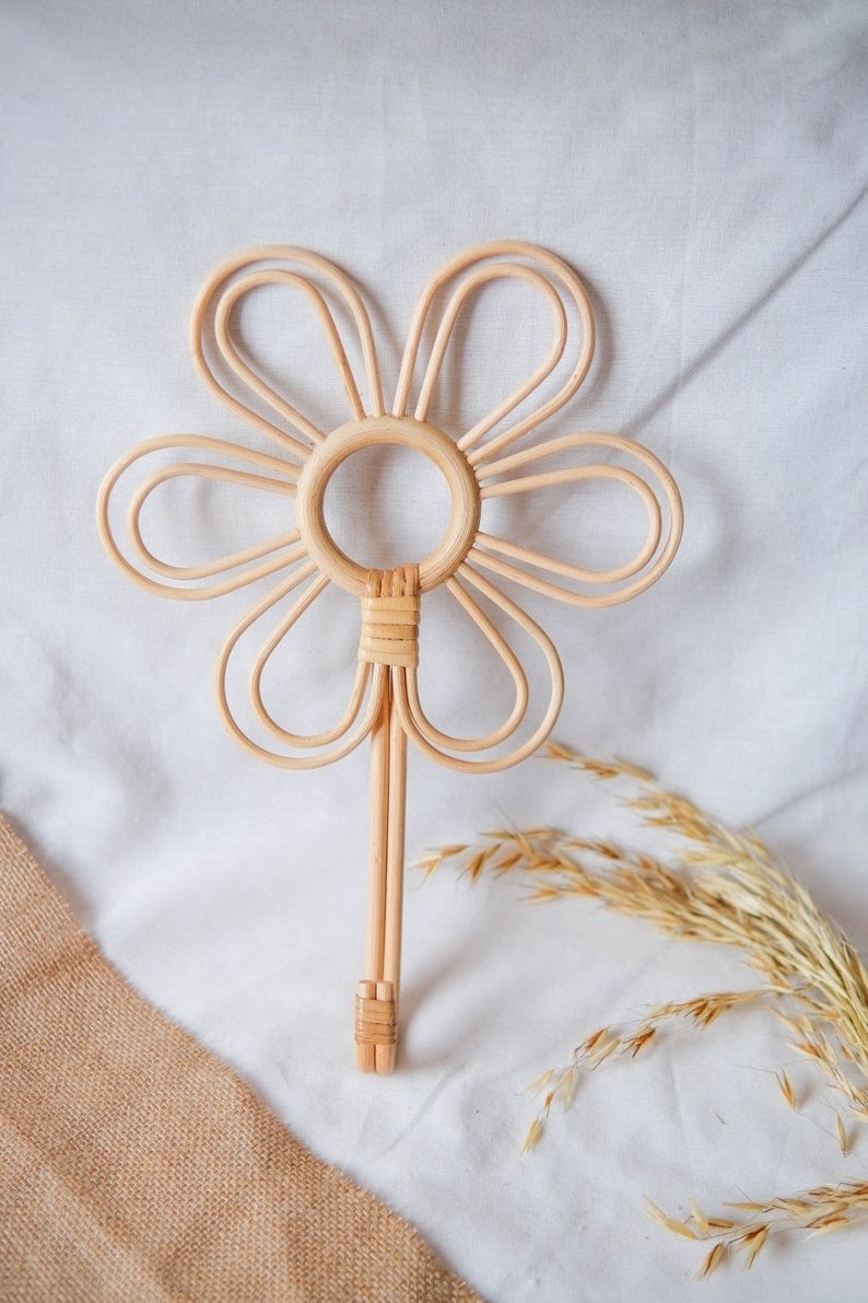 Hand Woven Rattan Rattan Flower Wall Hook Decorations for Home Boho Decor Wholesale Price From Manufacturer