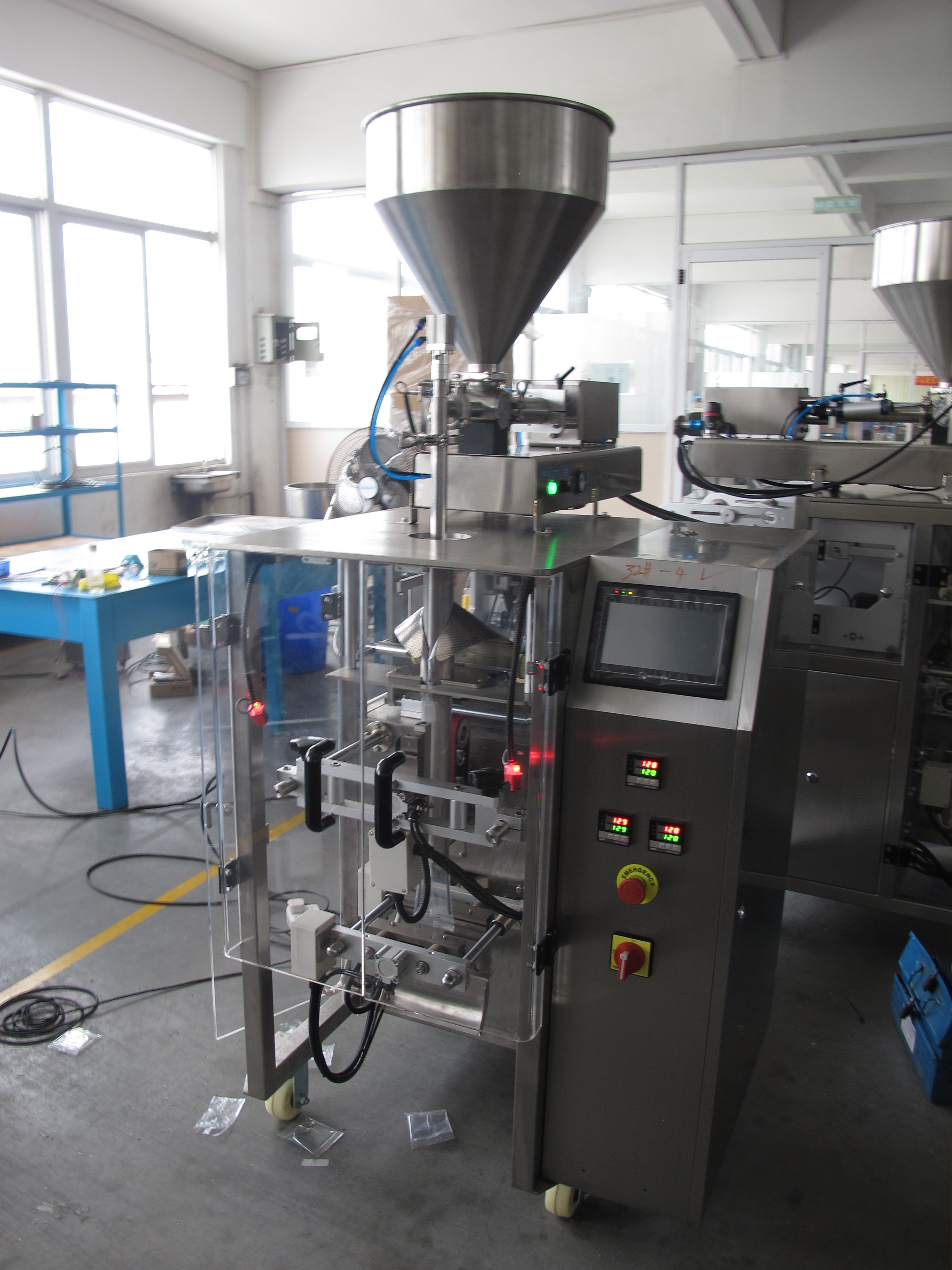 Drinking water packing machine automatic pure water pillow sachet packing machine