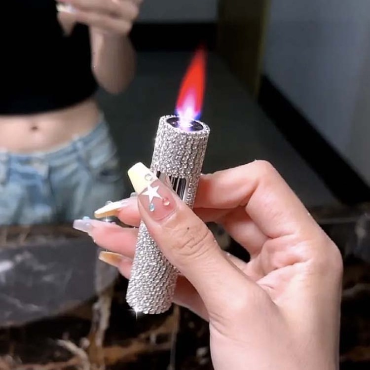 Creative Portable Lighter for Smoking Pink Flame Luminous Lighter Crystal Cylinder Pressing Diamond Lighter