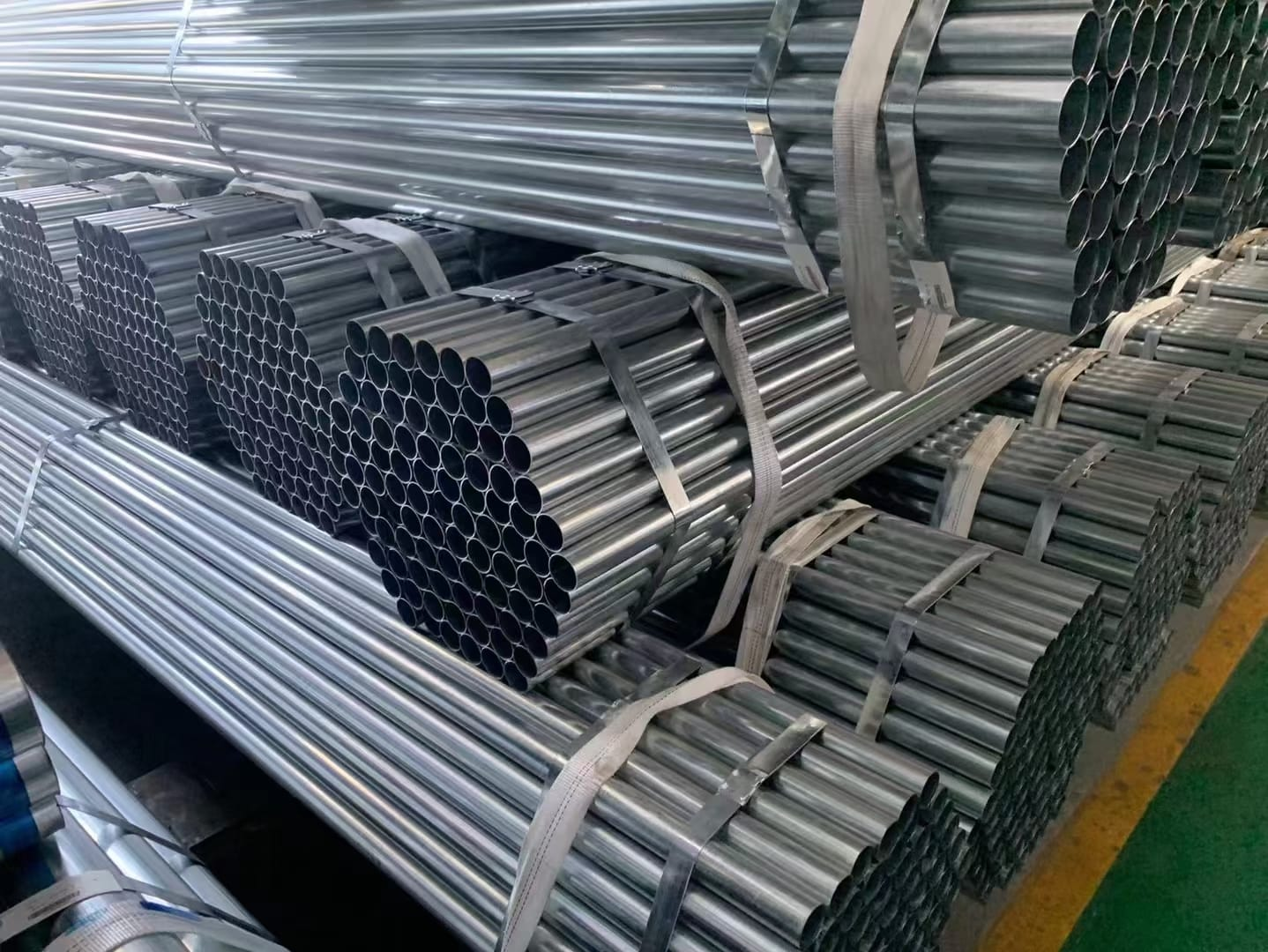 Q235b Thin-wall Hot-dip Galvanized Steel Pipe 1 Inch 8 Inch Corrosion-resistant And Rust-resistant Pipe