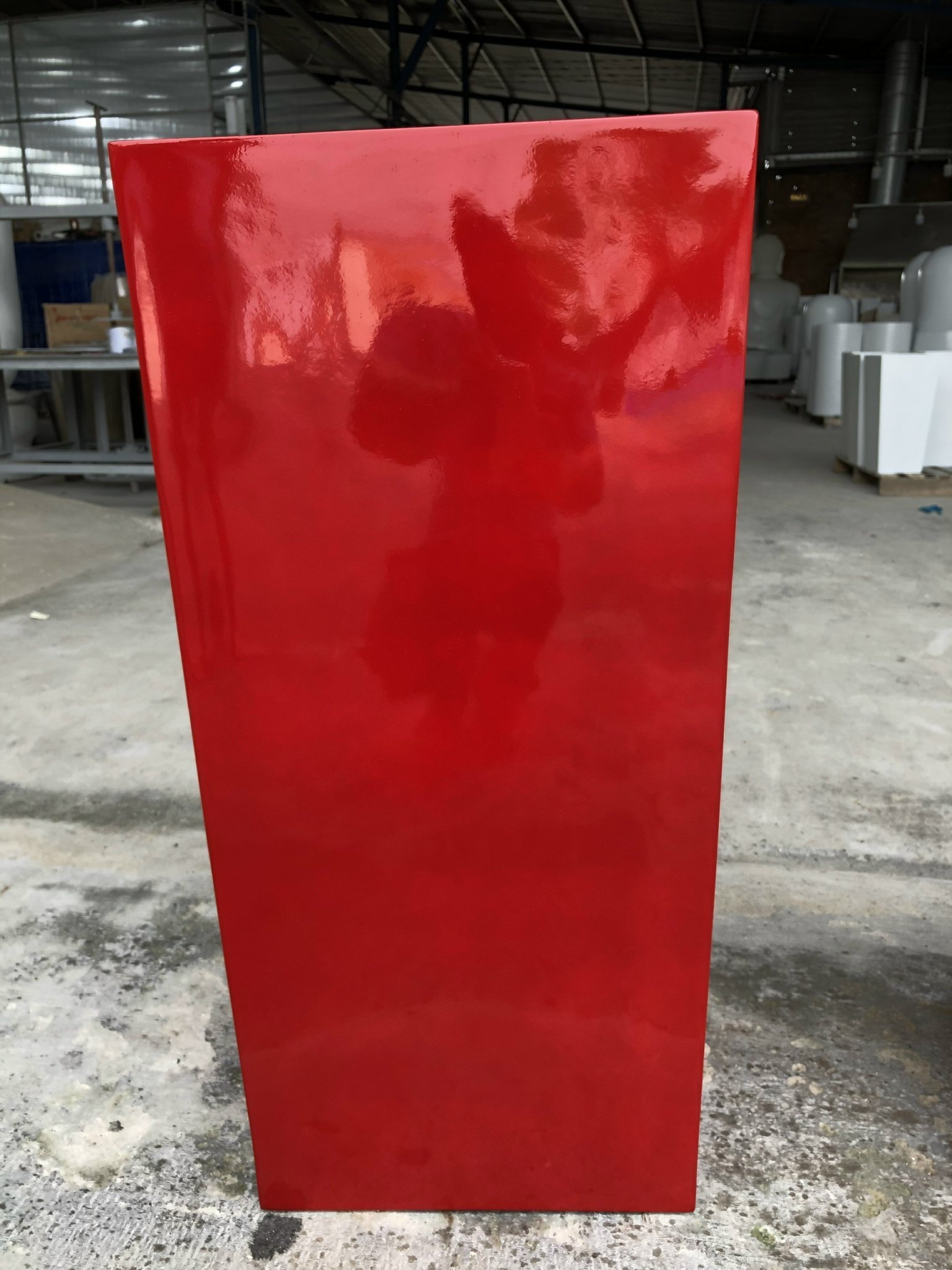 [Ruby Linh]- Wholesale Planter flower pots made form fiberglass red smooth finishing for balcony decoration