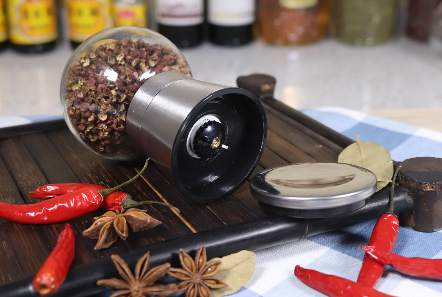 WXL713 Kitchen Home Spice Mill 200ML Stainless Steel Salt and Pepper Grinder  Ball Shaped Manual Mills