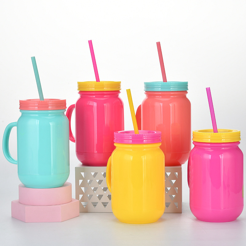 DD1865  Colored Lids Wide Mouth Cup 20 oz Clear Plastic Drinking Bottle Mason Jar Mugs with Handles Lids and Straws