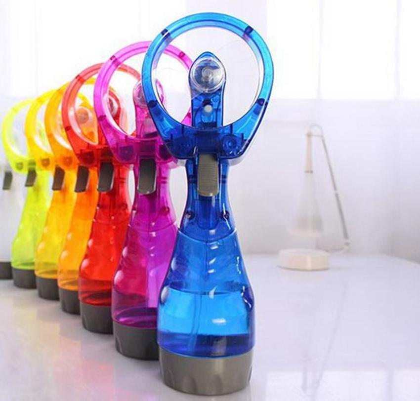 AAA173 Wholesale Water Spray Battery Bottle Cool Fan Handheld Portable Mini Fans Misting Office Handheld Spray Fan