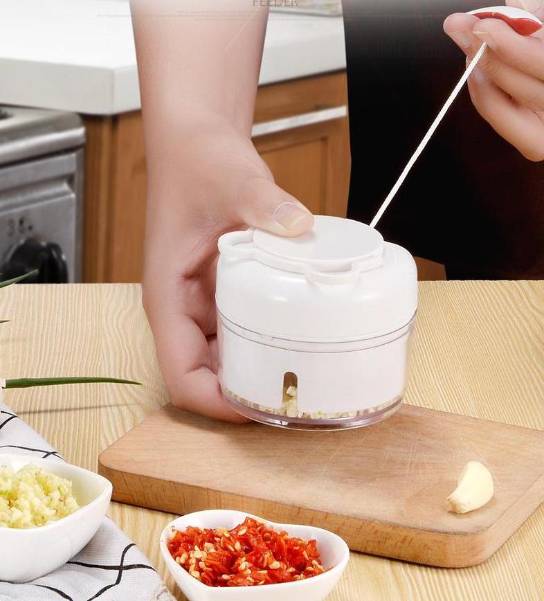 H674 Home Kitchen Accessories Pepper Ginger Crusher Multifunction Plastic Mini Manual Drawstring Garlic Grinder