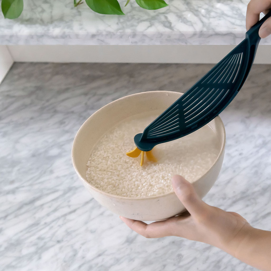 A2339  Kitchen Household Hanging Washing Tool  Filter Gadget Convenient Cleaner Wash Rice Utensil