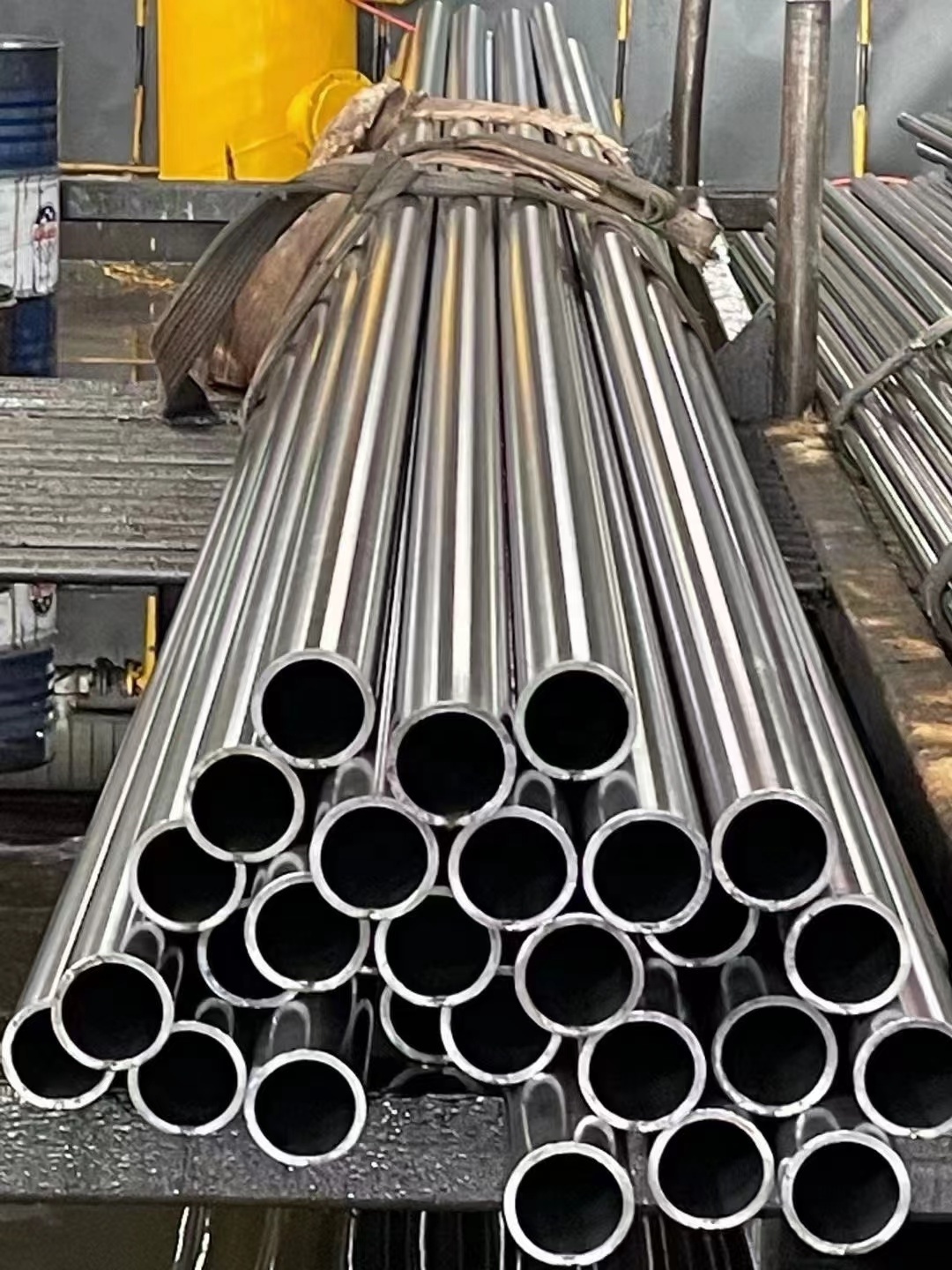 High quality cold rolled precision carbon seamless steel pipes tubes stainless steel pipe in China