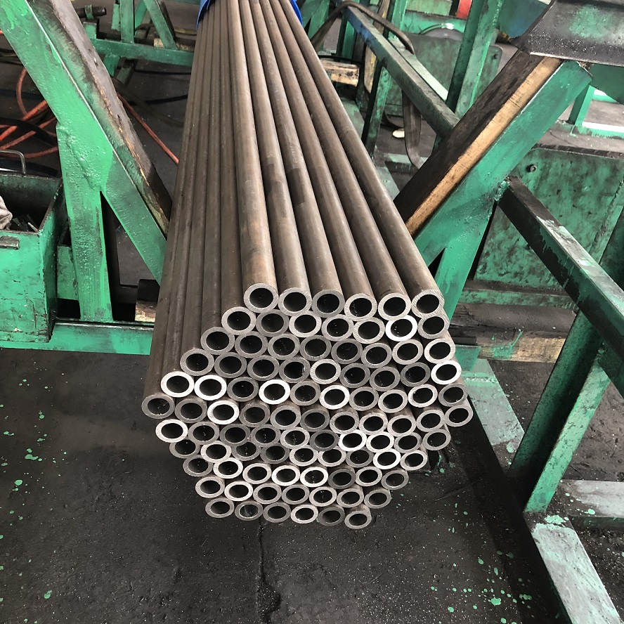 Hot Rolled Casting Tube Grade X52 X56 X60 X65 X70 Liie Pipe Api 5l Astm A53 A106 Cold Drawn Carbon Seamless Steel Pipe